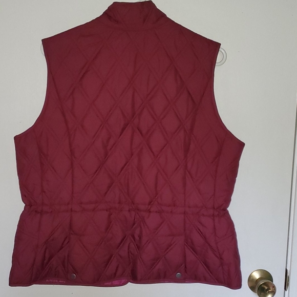Eddie Bauer women's XL maroon button down puffer vest - Picture 4 of 6